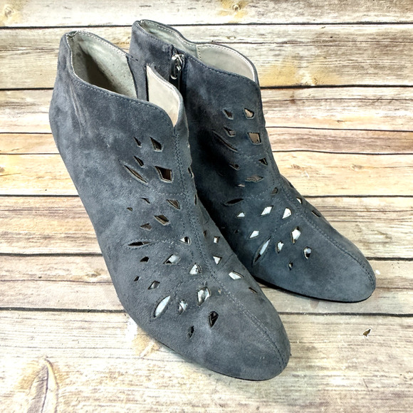 Adrienne Vittadina Womens Gray Suede Truman High Heel Booties Size 8M - Picture 1 of 8